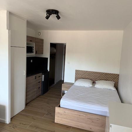 Apartament Super Studio Climatise Sur Le Port De Hyères Zewnętrze zdjęcie