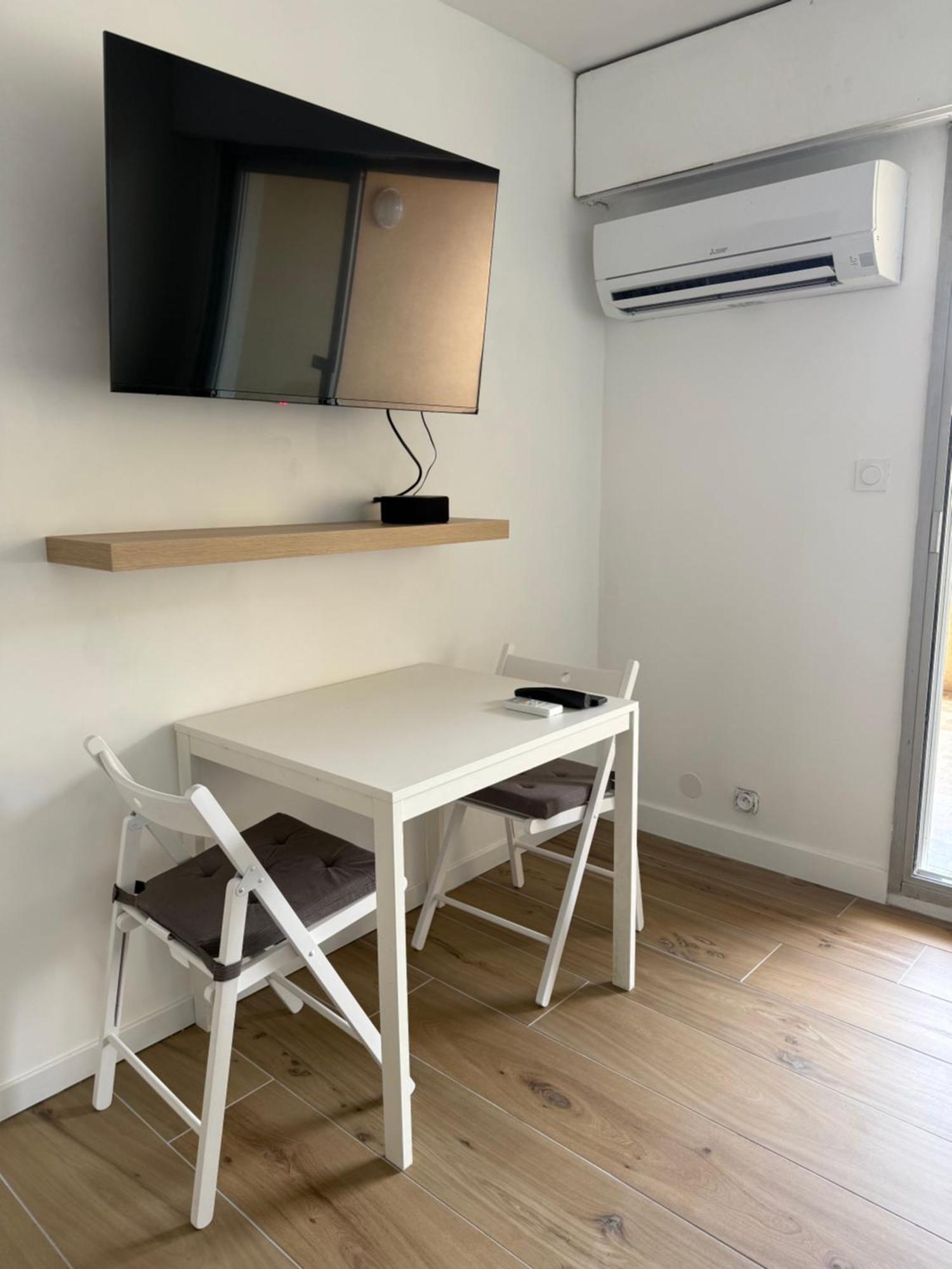 Apartament Super Studio Climatise Sur Le Port De Hyères Zewnętrze zdjęcie