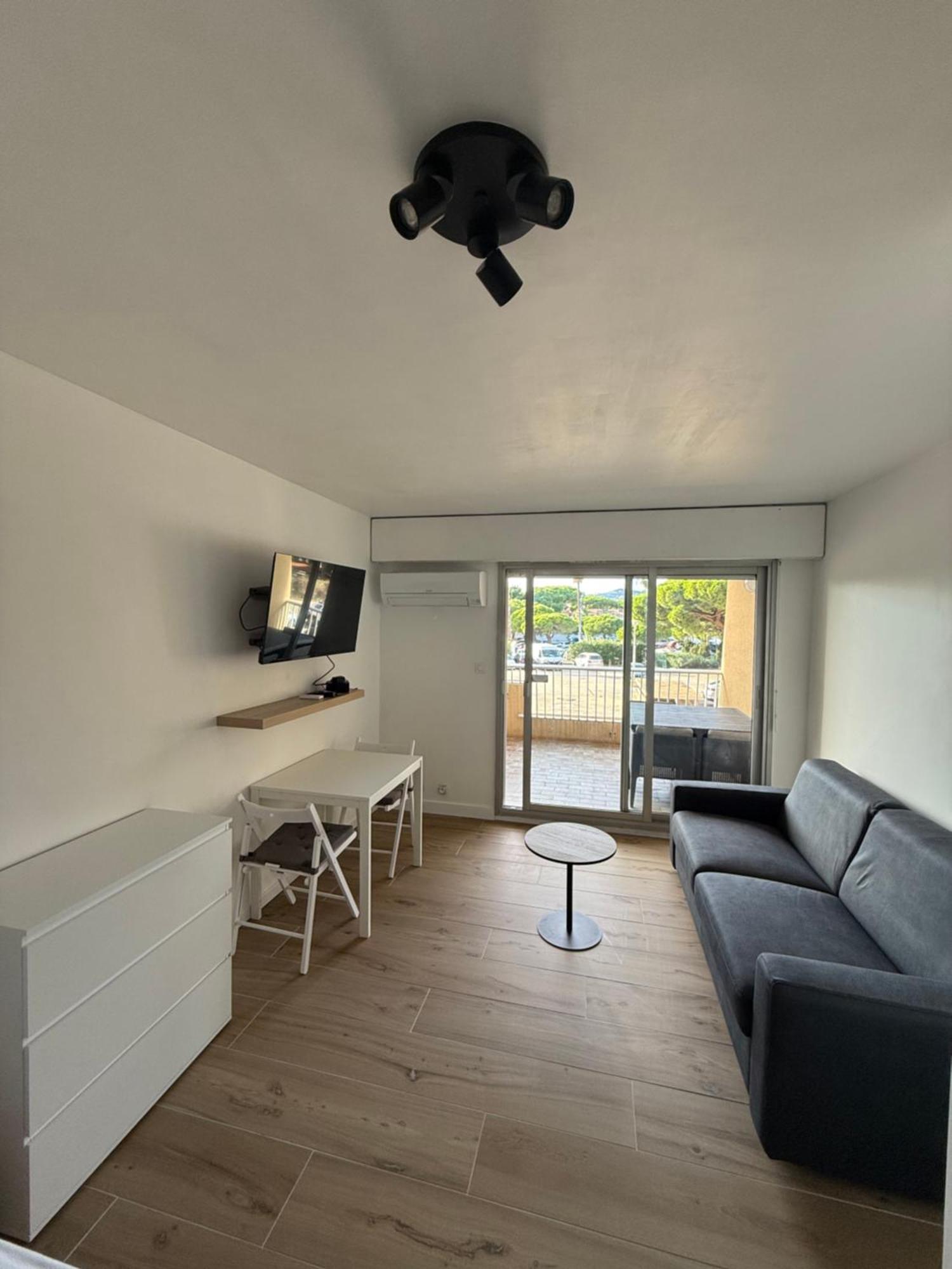 Apartament Super Studio Climatise Sur Le Port De Hyères Zewnętrze zdjęcie