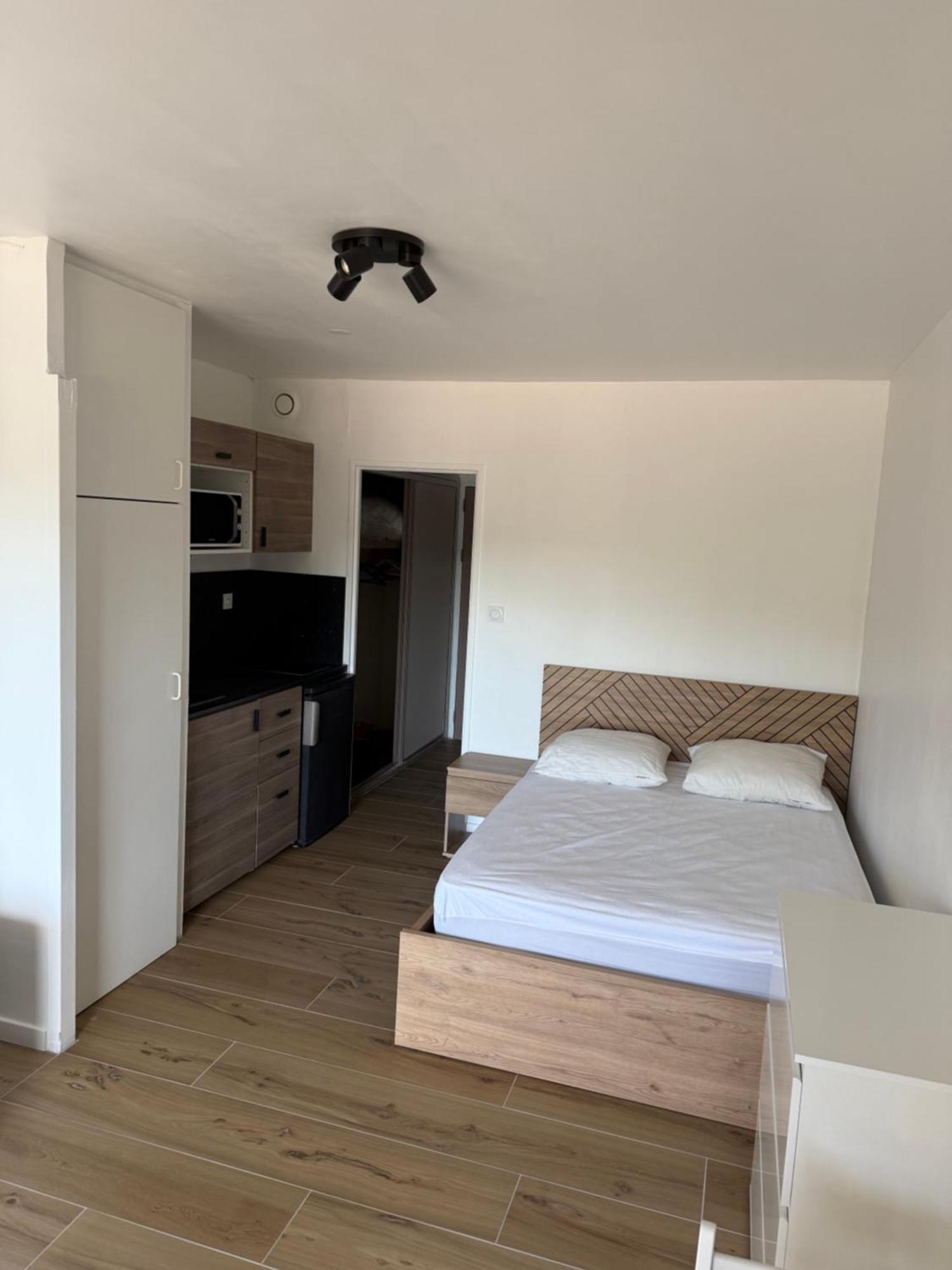 Apartament Super Studio Climatise Sur Le Port De Hyères Zewnętrze zdjęcie